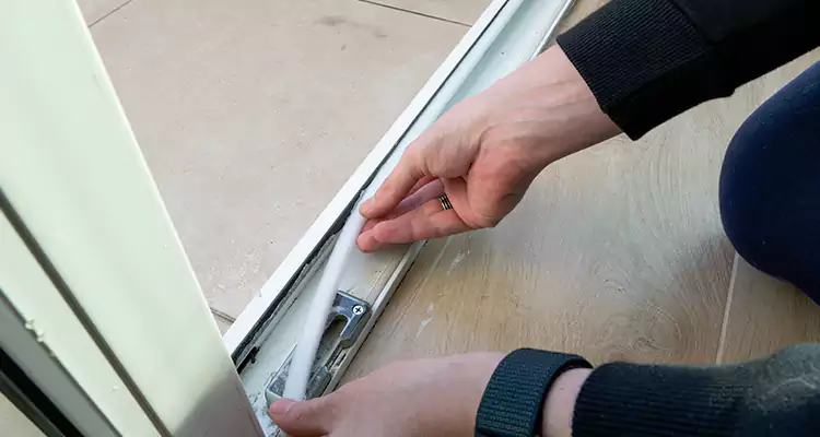 Garage Door Off Track Repair in Country Walk, FL