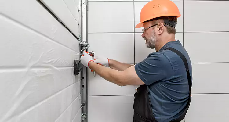 Emergency Garage Door Repair in Country Walk, FL