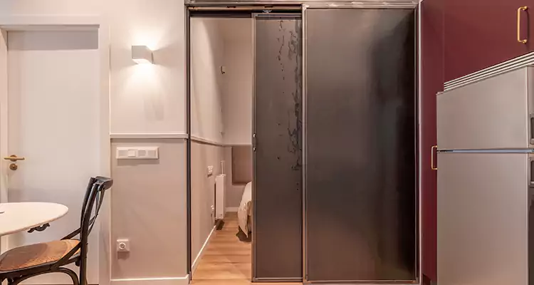 We Fix Closet Sliding Door in Country Walk, FL