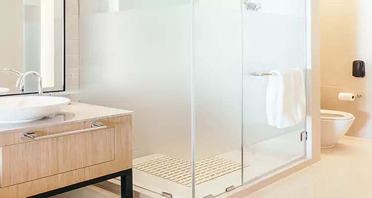 Expert Shower Door Fix and Repair in Country Walk, FL